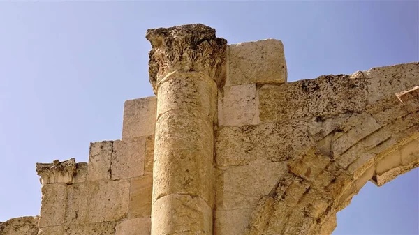 Fasada Kamiennych Rzymskich Ruin Tle Nieba — Zdjęcie stockowe