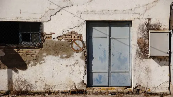 Verschlissene Fassade Des Rustikalen Hauses — Stockfoto