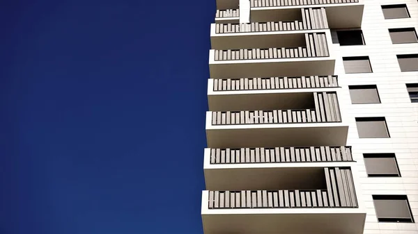 Half Facade Modern Building Sky — Stock Photo, Image