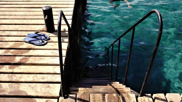 Escadas Cais Madeira Sobre Mar — Fotografia de Stock