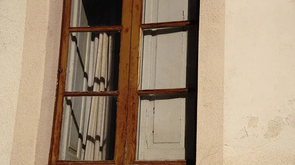 Holzfenster Der Fassade — Stockfoto