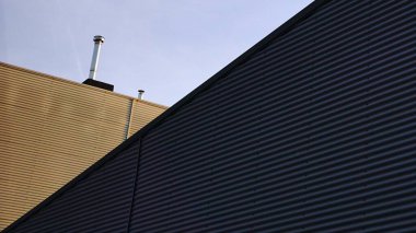 Gökyüzüne karşı sanayi cephesinin soyut arkaplanı