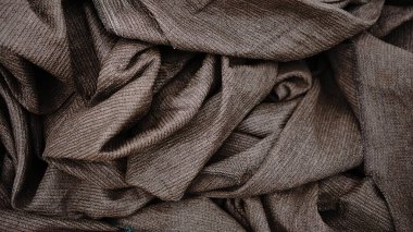 Arkaplan olarak koyu kırışık tuval