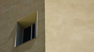 arkaplan olarak modern cephede pencere