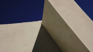 Geometrik arkaplan cephesinde gölgeler