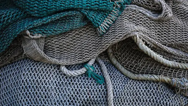 Balık ağı ve arka plan olarak ipi