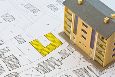 Kadastro parselli hayali kadastro haritası, boş arsa ve apartman dairesi.