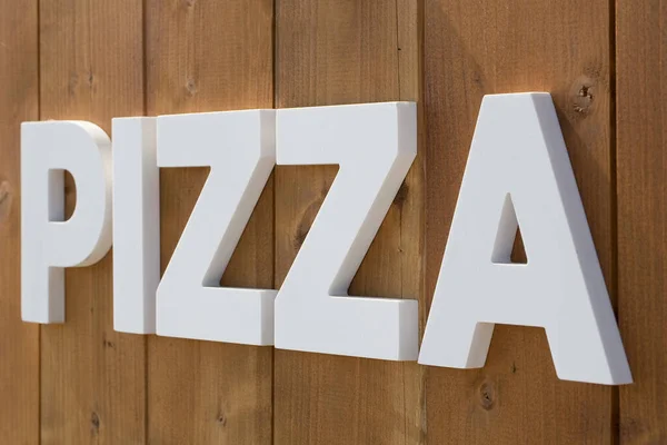 Ahşap Arka Planda Pizzacı Tabelası — Stok fotoğraf