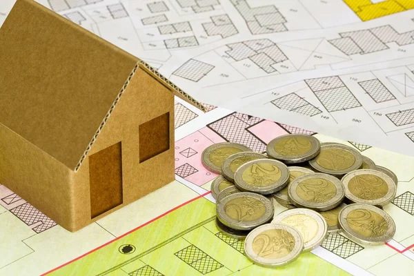 Náklady Stavební Činnost Koncepce Bydlení Lepenkovým Domem Euromincemi Imaginární Katastrální — Stock fotografie