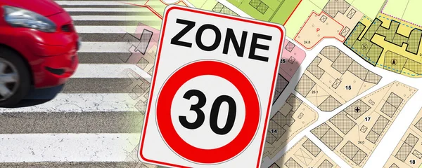 車のための道路から人々のための道路へ ゾーン30道路標識と架空の都市地図を持つ概念 — ストック写真