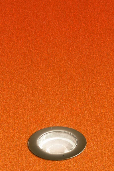 Μοντέρνο Μεταλλικό Προβολέα Led Λαμπτήρα Κυκλικού Σχήματος Εσοχή Ένα Σκουριασμένο — Φωτογραφία Αρχείου