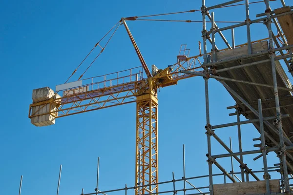 Tower Crane Construction Site Metal Scaffolding Work Building Facade — Stock fotografie