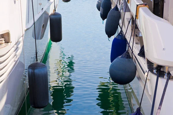 Bumpers Protection Two Moored Boats Small Harbour — Stock Photo, Image