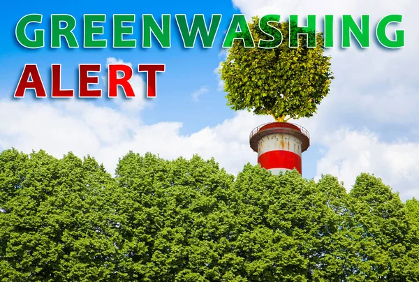 Allarme Greenwashing Nell Attività Industriale Concetto Con Area Verde Camino — Foto Stock
