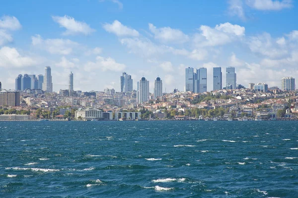 İstanbul 'un İstanbul Boğazı' ndan alınan yeni kentinin panoramik manzarası