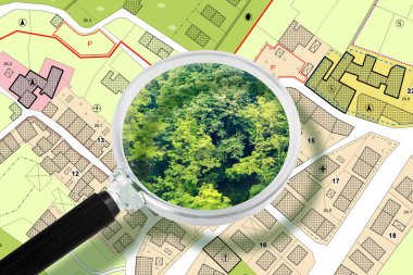 Hayali Kadastro ve Genel Şehir Planlama binalar, arazi parseli ve boş arazi - arazi kayıtları ve büyüteçle görülen ağaçlık arazi kayıt kavramı