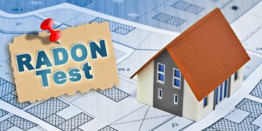 Evlerimizdeki doğal radon gazı tehlikesi - Radon test konsepti bir ev modeli ile