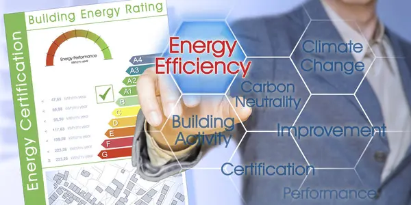 유럽의 새로운 따르면 건물의 에너지 효율성 에너지 클래스와 건물의 에너지 로열티 프리 스톡 이미지