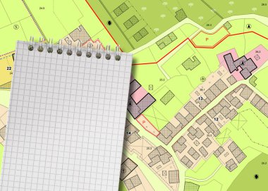 Hayali şehir planı ve içinde binalar, yollar, arazi parseli ve kopya alanı olan kadastro haritası