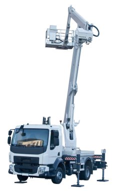 Yükseklerde çalışmak için koruyucu sepeti olan hava mekanik platformu - kolay seçim için beyaz üzerine izole kavram