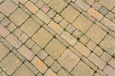 Kendi kendine kilitlenen beton döşeme kare ve dikdörtgen şekillerde - inşaat endüstrisinde ve inşaat faaliyetlerinde yağmur suları için geçirgen zemin oluşturmak için kullanılır