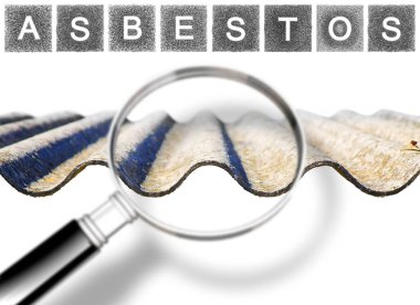 Tehlikeli bir asbest çatı bileşiklerinin analizi - büyüteç ve asbest metin ile kavram