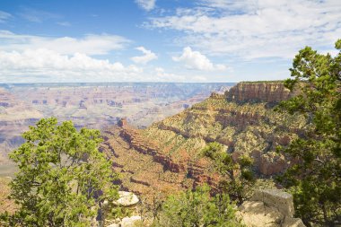 Büyük Kanyon Ulusal Parkı 'ndaki Büyük Kanyon Arizona' daki Colorado Nehri tarafından oyuldu.