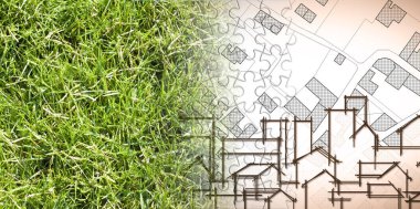 Doğadan yeni bir şehre - binaları ve yolları olan hayali bir şehrin haritasında kaybolan yeşil çimen alanı olan kavramsal görüntü - doğa yapboz şekilli bir şehir haline gelir..