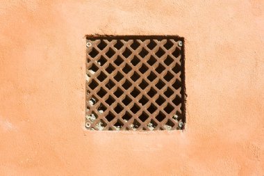 Eski Ventilasyon Sıva bir duvara karşı metil ızgara