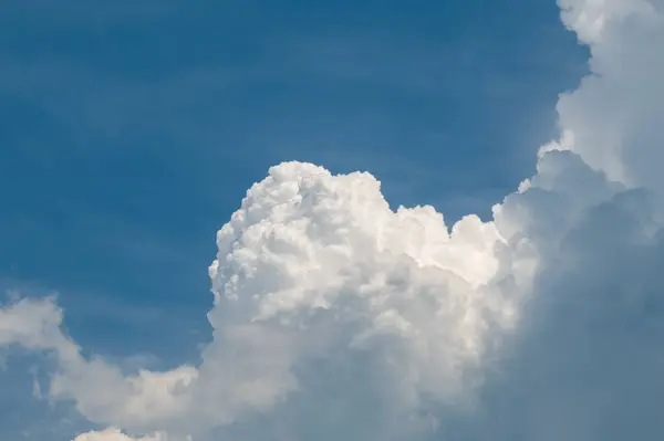 Almanya 'da Brochenzell üzerinde bulutlar. Yüksek kalite fotoğraf