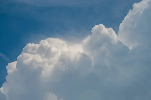 Almanya 'da Brochenzell üzerinde bulutlar. Yüksek kalite fotoğraf