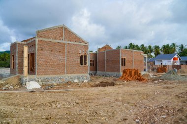 Basit sübvansiyonlu konut kompleksi inşaatı süreci. ev Yapımı