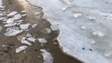 Dnipro nehrinde buz