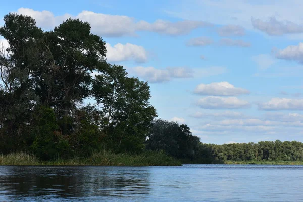 Natureza Selvagem Ucraniana Nuvens Sobre Rio Dnipro Floresta — Fotografia de Stock