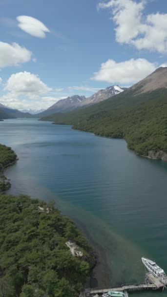 안데스의 파타고니아에 호수의 영상입니다 아메리카 휴가철이다 비디오입니다 아르헨티나 파타고니아 — 비디오