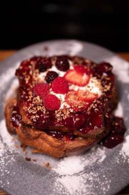 Geleneksel tipik Meksika yemeği, Meksika gastronomisi konsepti. Taco, chilaquiles, Meksika geleneği.