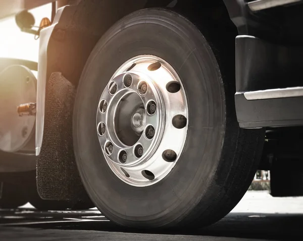 Front Semi Trailer Truck Wheels Tires Alloy Wheel Tyres Rubber — стокове фото