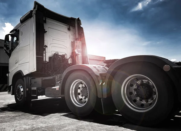 Semi Truck Wielbanden Rubber Wielbanden Vrachtwagens Transport Logistiek — Stockfoto
