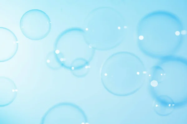 Schöne Transparente Blaue Seifenblasen Verschwommenen Hintergrund Abstrakter Hintergrund Feierliche Kulisse — Stockfoto