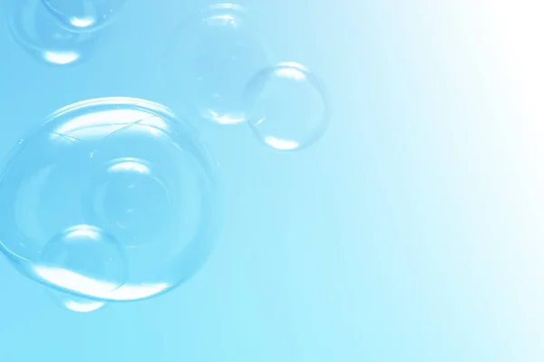 美しい透明石鹸泡が空中に浮かんでいます ソープ サッド バブル ウォーター 要旨背景 — ストック写真