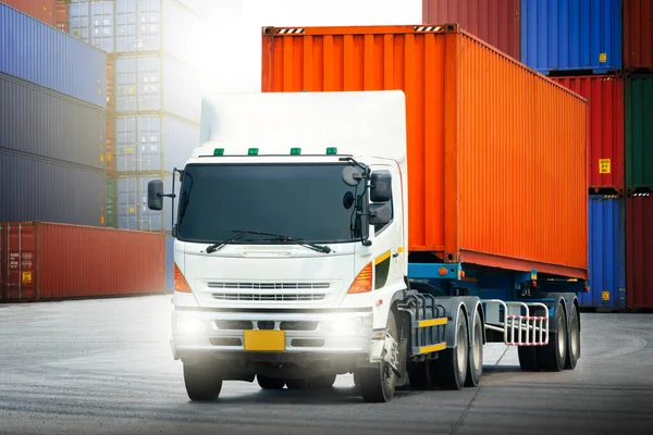 Semi Trailer Truck Parkovišti Rozsvícenými Světlomety Container Cargo Shipping Commercial — Stock fotografie