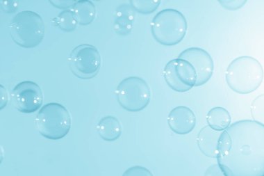 Havada yüzen güzel şeffaf sabun köpükleri. Soyut Arkaplan, Sabun köpüklerinin tazelenmesi Su Kabarcıkları.