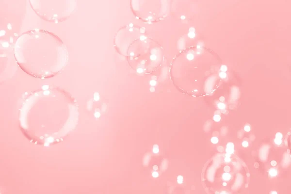 美丽透明的Shiny Pink肥皂泡沫漂浮在空气中 粉红质地 喜庆浪漫背景 苏打水 泡沫水的更新 — 图库照片
