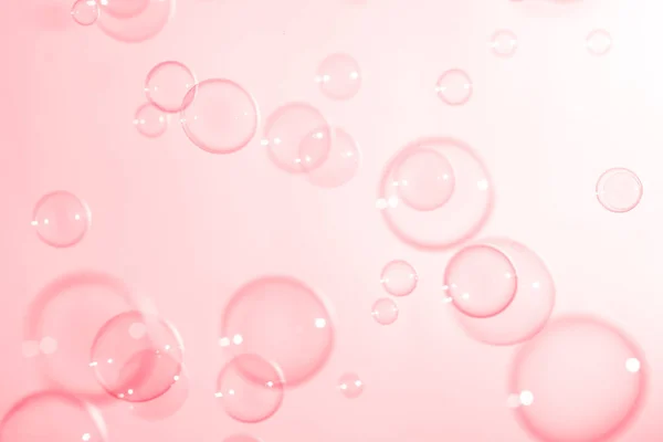 ソープのリフレッシュが突然 バブルウォーター 空中に浮かぶ美しい透明なピンクの石鹸の泡 抽象的な背景 ピンクのテクスチャー お祝いのお祝い ロマンスの背景 — ストック写真