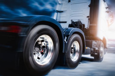  Yarı Kamyon Tekerlekleri. Alloy Wheels, Traktör Truck. Yük Kamyonları Taşımacılığı.
