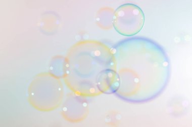 Soyut Şeffaf Renkli Sabun Köpükleri Arkaplanı. Taze sabun köpüklü su..