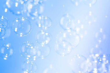 Güzel şeffaf mavi sabun köpükleri havada süzülüyor. Soyut Arkaplan, Mavi desenli, Kutlama Kutlaması Arkaplanı, Sabun köpüklerinin tazelenmesi, Köpüklü Su.