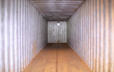 Boş nakliye konteynırı. Meydan Odası Açılışı. Kargo konteynırı nakliyesi. Nakliye Aracı Taşımacılığı.