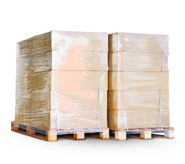 Paket Kutuları Paletlere Paketlenmiş Plastik. Toplu Paletler Beyaz Arkaplanda izole edildi. Tedarik zinciri, erzak sevkiyatı. Depo Nakliye Lojistiği.