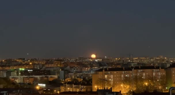 Beautiful Full Moon Rise Autumn City Madrid — Stock Video